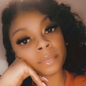 Meet your Posher, Latonya